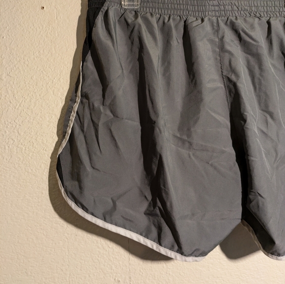 Holloway Ladies xl Gray Athletic Shorts - Picture 6 of 8